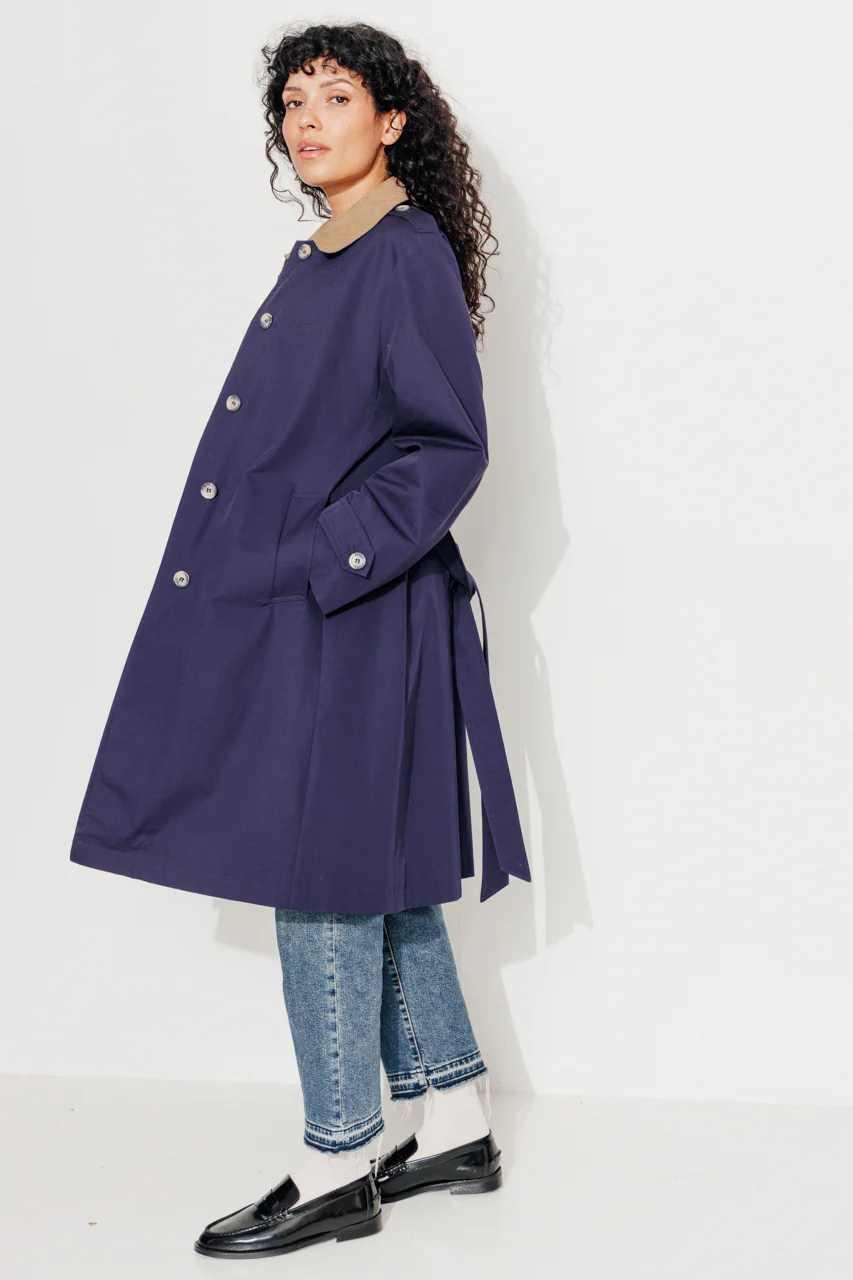 MAROCA - Trench long 100% coton déperlant et velours marine - Image 4