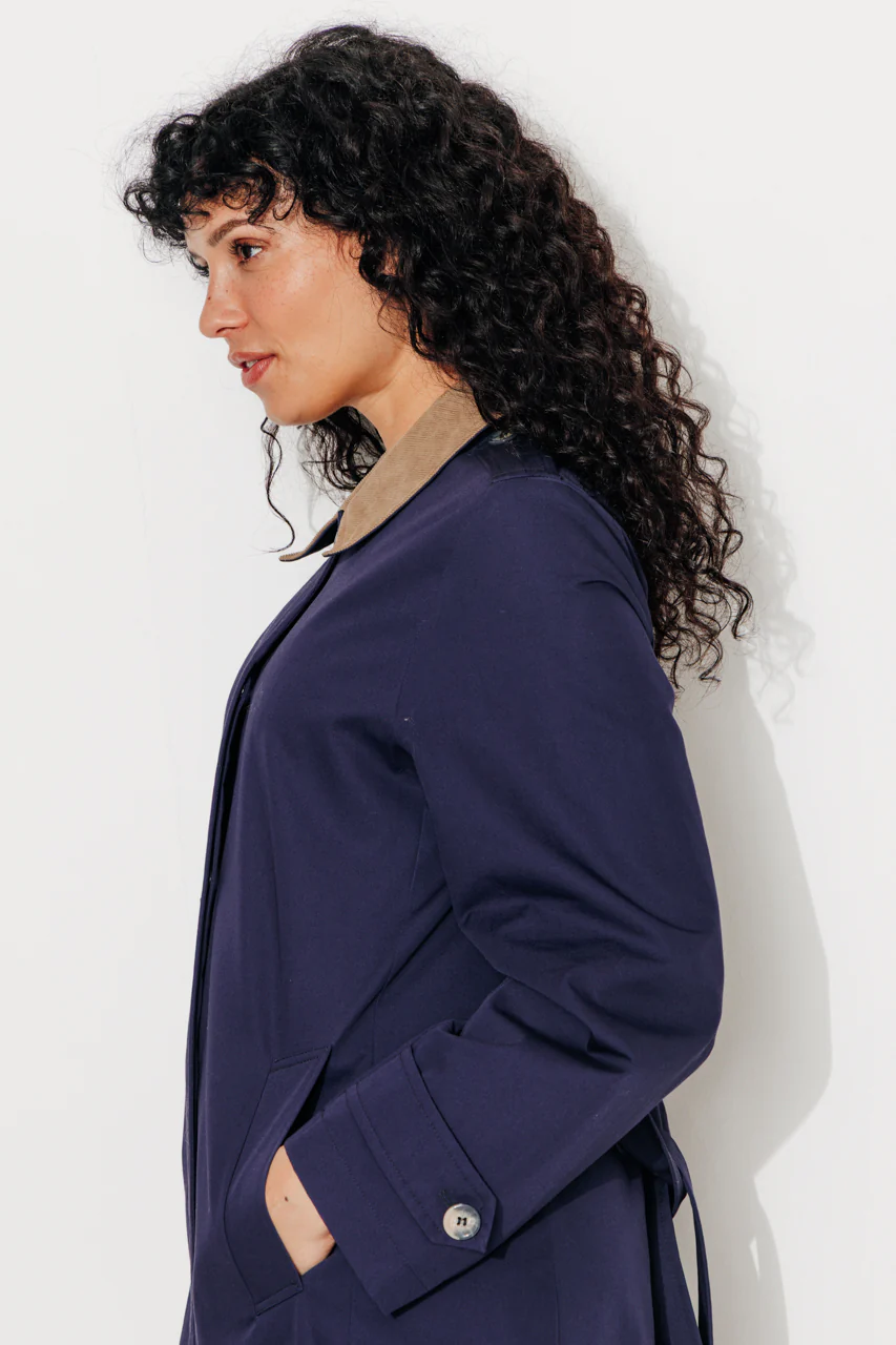 MAROCA - Trench long 100% coton déperlant et velours marine - Image 5