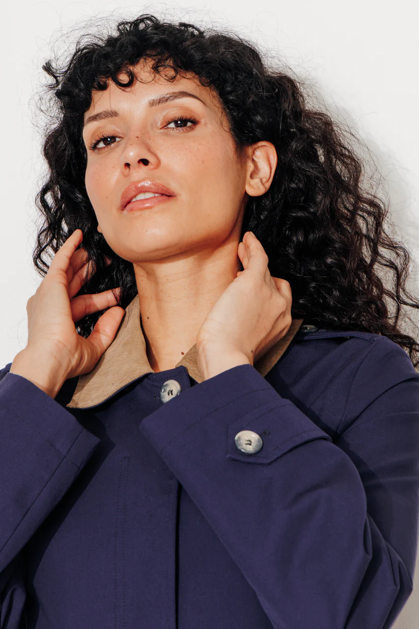 MAROCA - Trench long 100% coton déperlant et velours marine - Image 6